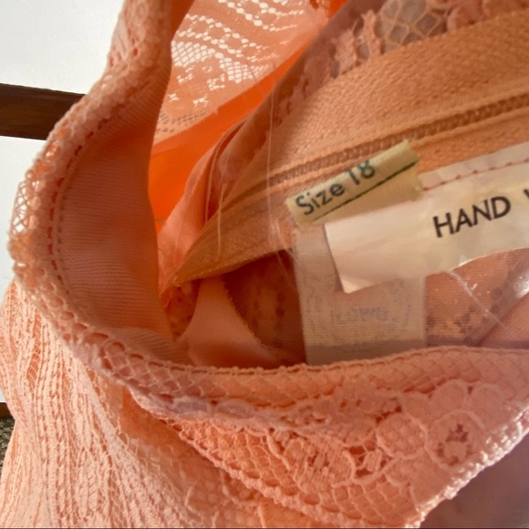 Vintage lace overlay peach dress size 18 - Picture 4 of 6